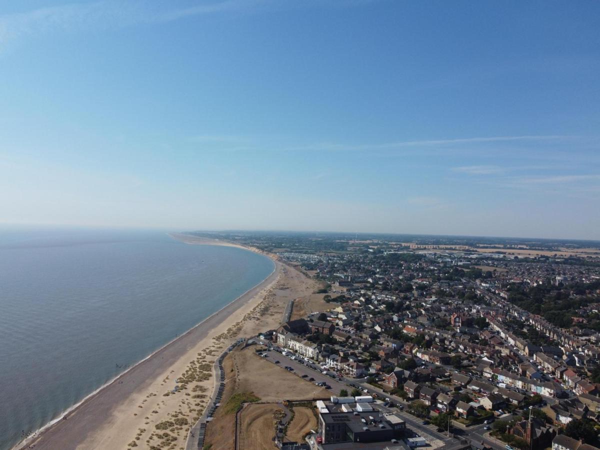 Campsite 6 Berth Caravan With Free Wifi For Hire In Suffolk Ref 68073bs Lowestoft